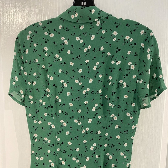 Reformation green floral dress. Gorgeous! Size 4. EUC. - Picture 4 of 6